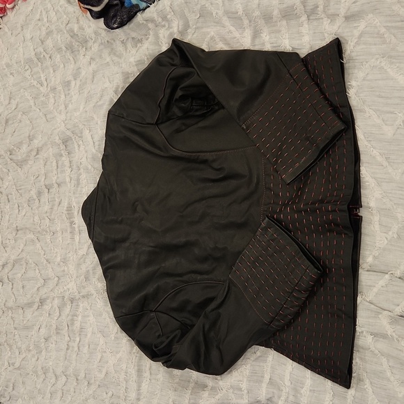 Black leather Tina Brunelli jacket with red detail size GG, new with tags! - Picture 4 of 12